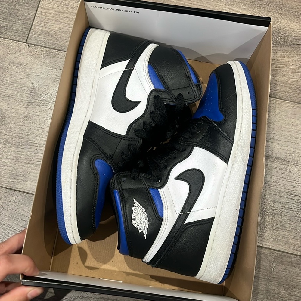 NIKE JORDAN ROYAL TOES 
AIR JORDAN 1 RETRO HIGH OG GS
Black, White & Game Royal